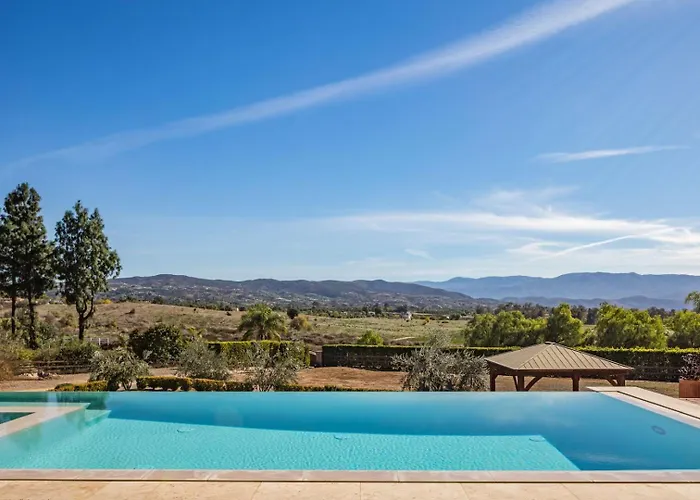 Via De La Sky Ranch - Sprawling Tuscan Villa In Wine Country