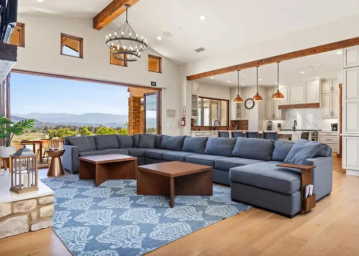 Via De La Sky Ranch - Sprawling Tuscan Villa In Wine Country